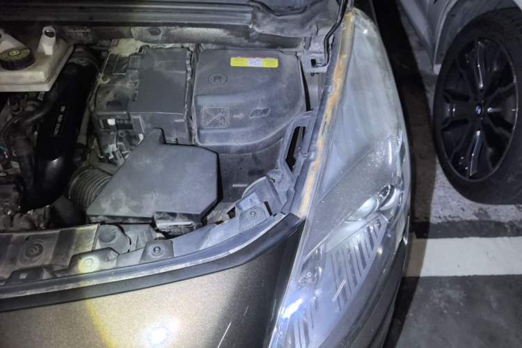 Used Peugeot 3008 2015 1.6THP Automatic Classic Edition Engine Bay Left