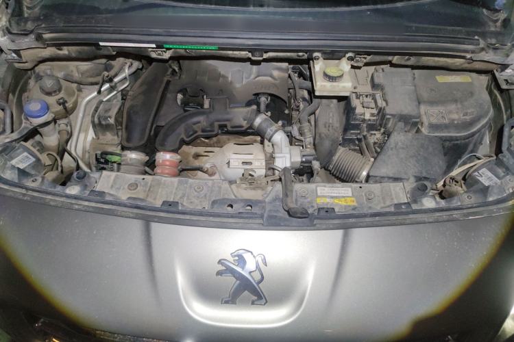 Used Peugeot 3008 2015 1.6THP Automatic Trend Edition Engine Bay