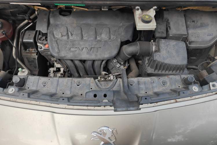 Used Peugeot 3008 2015 2.0L Automatic Trend Edition Engine Bay