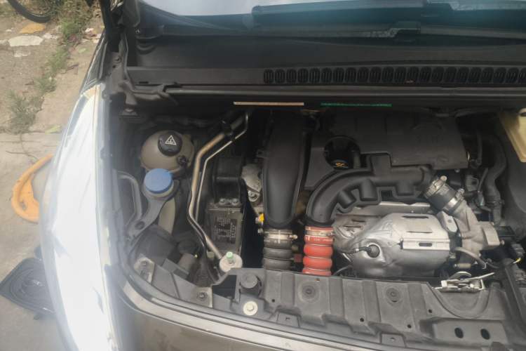 Used Peugeot 3008 2015 1.6THP Automatic Prestige Edition Engine Bay Right