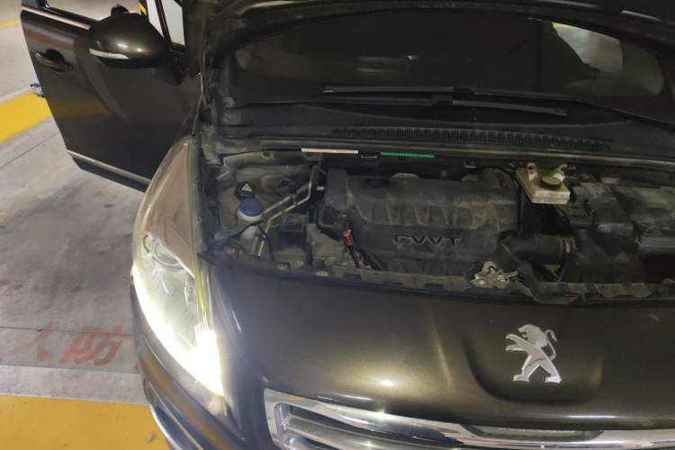 Used Peugeot 3008 2015 2.0L Automatic Classic Edition Engine Bay Right