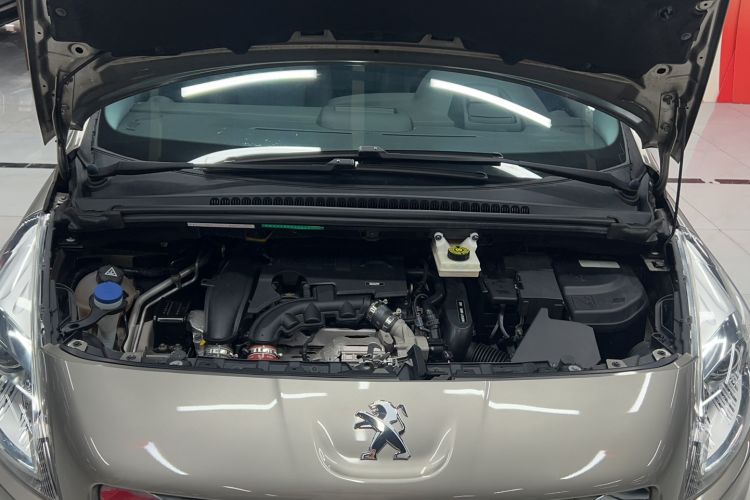 Used Peugeot 3008 2015 1.6THP Automatic Prestige Edition Engine Bay