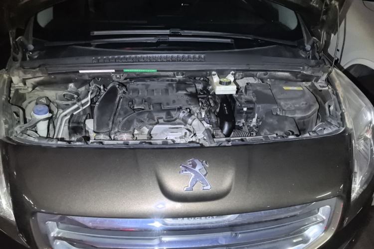 Used Peugeot 3008 2015 1.6THP Automatic Classic Edition Engine Bay