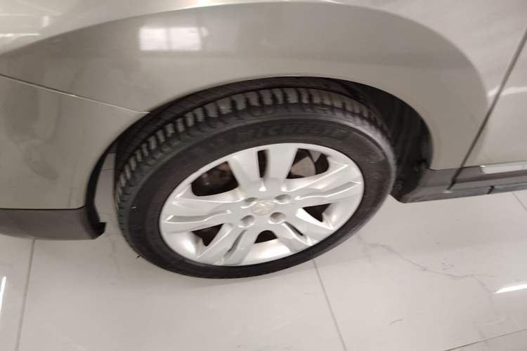 Used Peugeot 3008 2015 2.0L Automatic Classic Edition Exterior 2