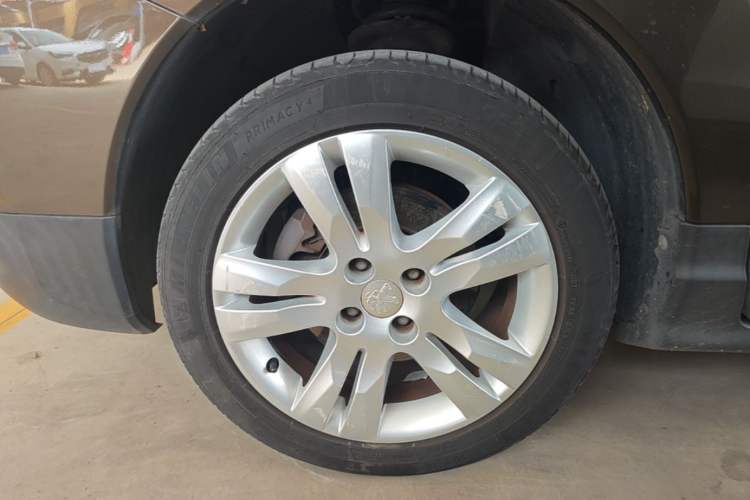 Used Peugeot 3008 2015 2.0L Manual Classic Edition Exterior 4
