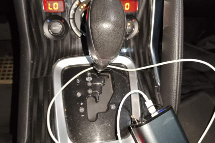 Used Peugeot 3008 2015 1.6THP Automatic Prestige Edition Gear Lever