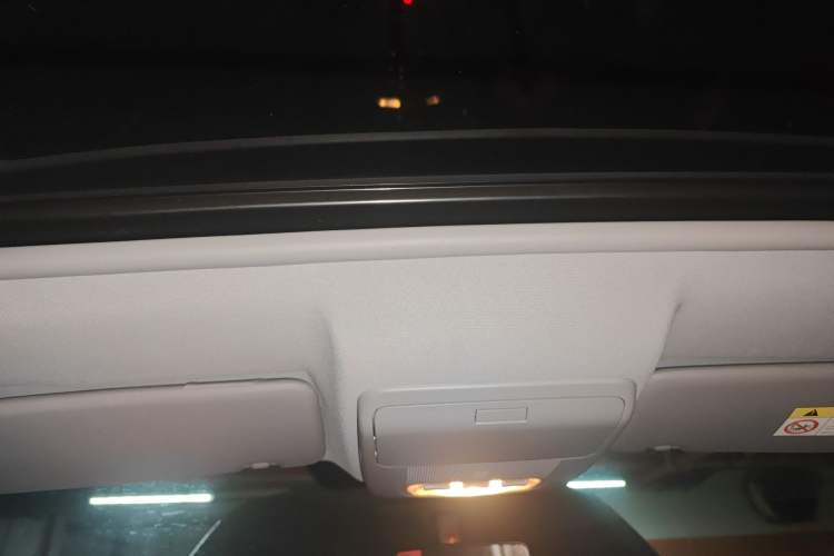 Used Peugeot 3008 2015 2.0L Automatic Trend Edition Headliner