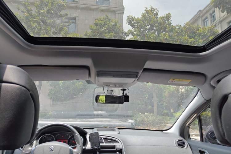 Used Peugeot 3008 2015 1.6THP Automatic Trend Edition Headliner