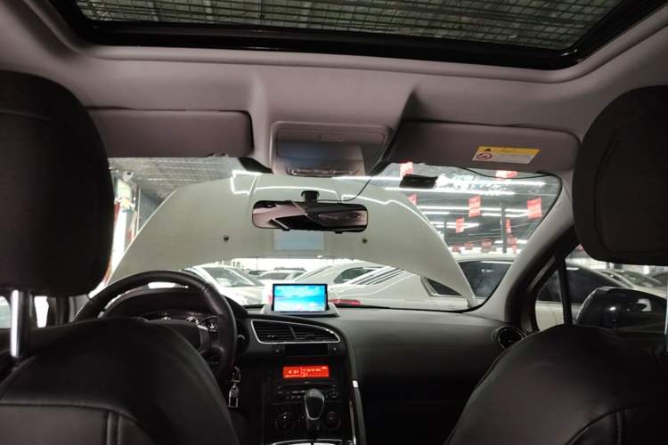 Used Peugeot 3008 2015 2.0L Automatic Classic Edition Headliner