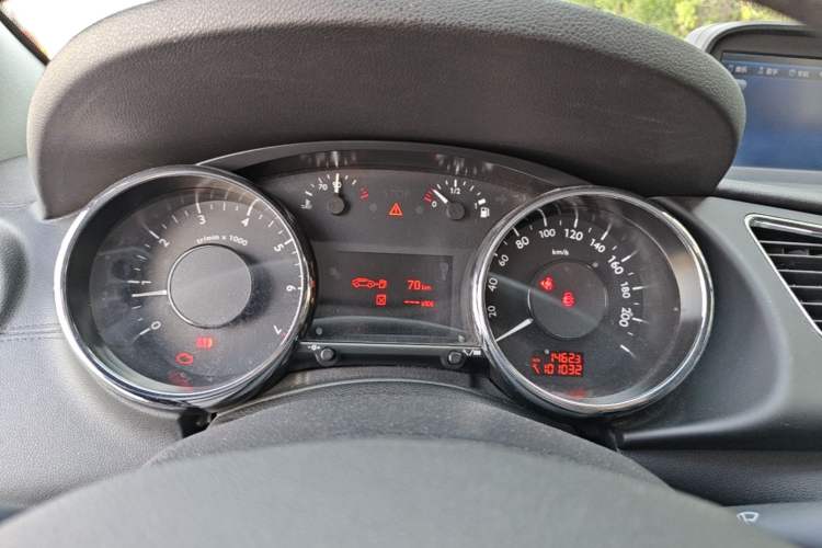 Used Peugeot 3008 2015 2.0L Manual Classic Edition Instrument Cluster