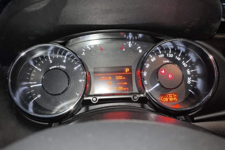 Used Peugeot 3008 2015 1.6THP Automatic Classic Edition Instrument Cluster