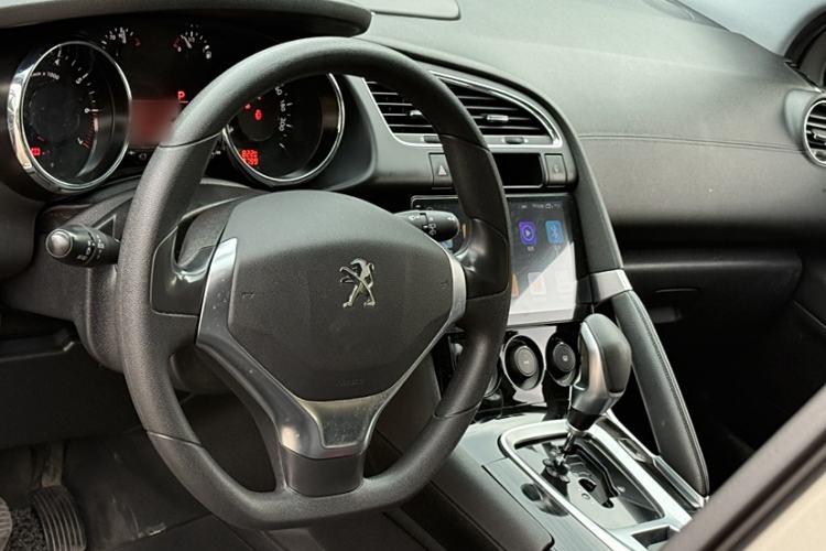 Used Peugeot 3008 2015 1.6THP Automatic Classic Edition Interior 2