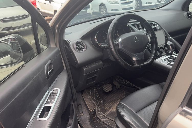 Used Peugeot 3008 2015 2.0L Automatic Classic Edition Interior 2