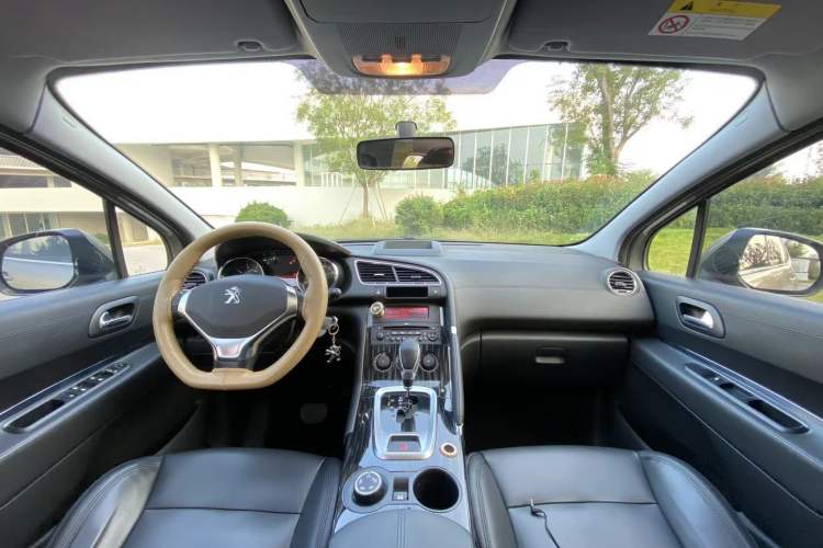 Used Peugeot 3008 2015 1.6THP Automatic Classic Edition Interior 2