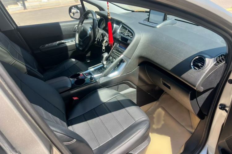 Used Peugeot 3008 2015 2.0L Automatic Classic Edition Interior 2