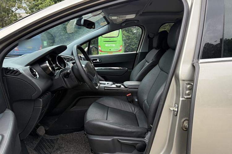 Used Peugeot 3008 2015 1.6THP Automatic Classic Edition Interior 3