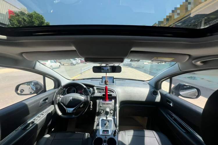 Used Peugeot 3008 2015 2.0L Automatic Classic Edition Interior 3