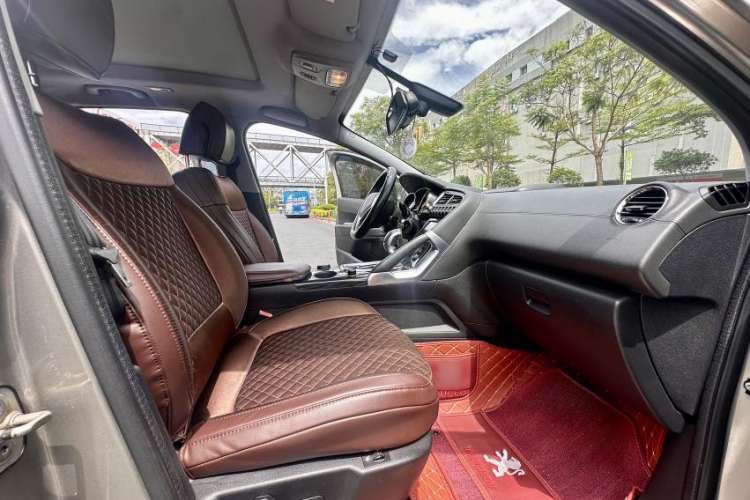 Used Peugeot 3008 2015 1.6THP Automatic Prestige Edition Interior 4