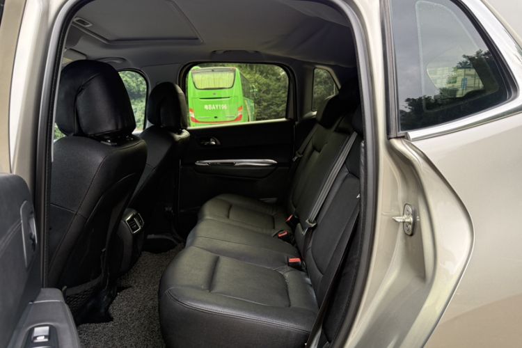 Used Peugeot 3008 2015 1.6THP Automatic Classic Edition Interior 5