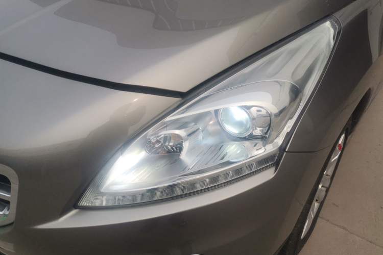 Used Peugeot 3008 2015 2.0L Automatic Trend Edition Left Front Headlight