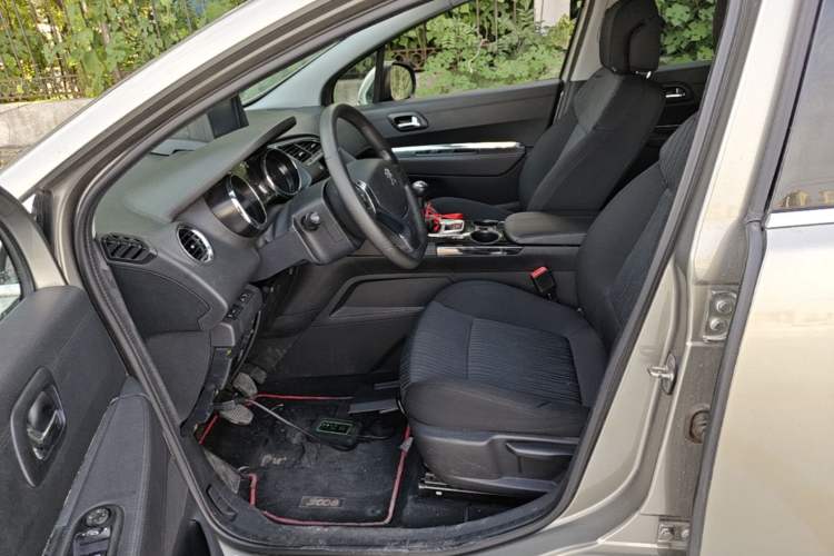 Used Peugeot 3008 2015 2.0L Manual Classic Edition Left Front Seat