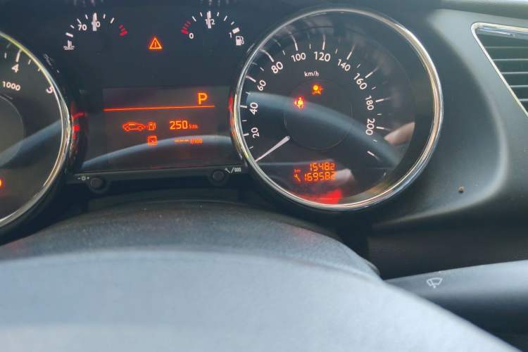 Used Peugeot 3008 2015 2.0L Automatic Classic Edition Odometer Close Up