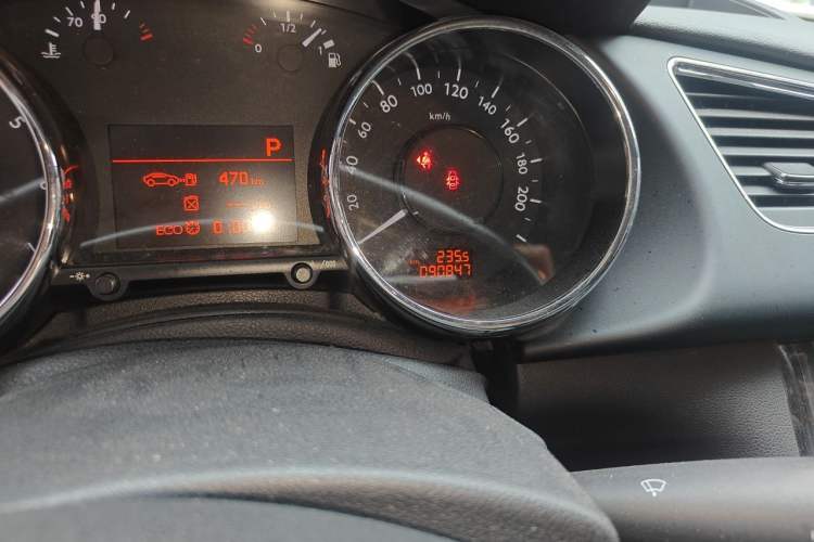 Used Peugeot 3008 2015 1.6THP Automatic Prestige Edition Odometer Close Up