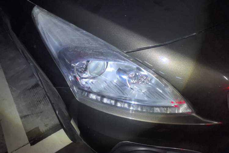 Used Peugeot 3008 2015 1.6THP Automatic Classic Edition Right Front Headlight