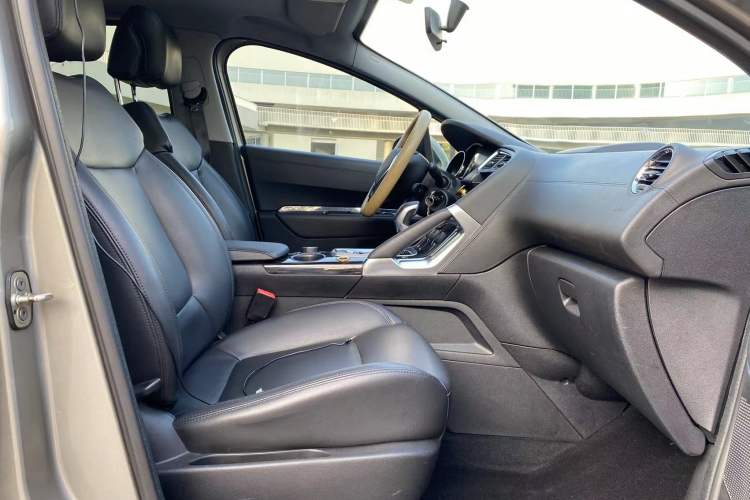 Used Peugeot 3008 2015 1.6THP Automatic Classic Edition Right Front Seat