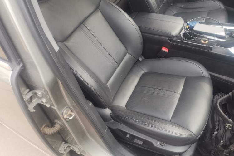 Used Peugeot 3008 2015 2.0L Automatic Trend Edition Right Front Seat
