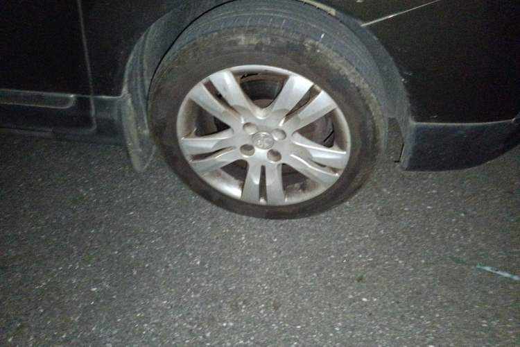 Used Peugeot 3008 2015 1.6THP Automatic Prestige Edition Right Front Wheel Hub