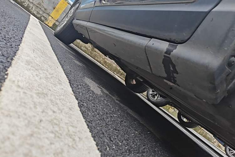 Used Peugeot 3008 2015 2.0L Automatic Trend Edition Right Side Sill