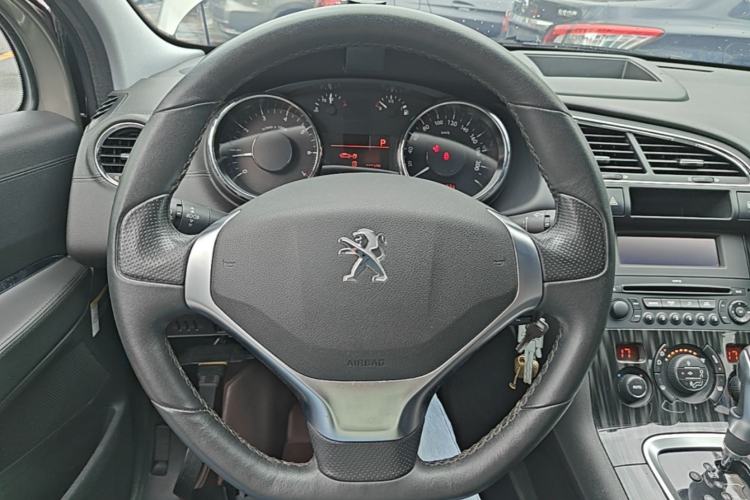 Used Peugeot 3008 2015 2.0L Automatic Trend Edition Steering Wheel