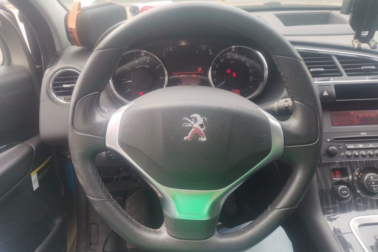 Used Peugeot 3008 2015 2.0L Automatic Trend Edition Steering Wheel