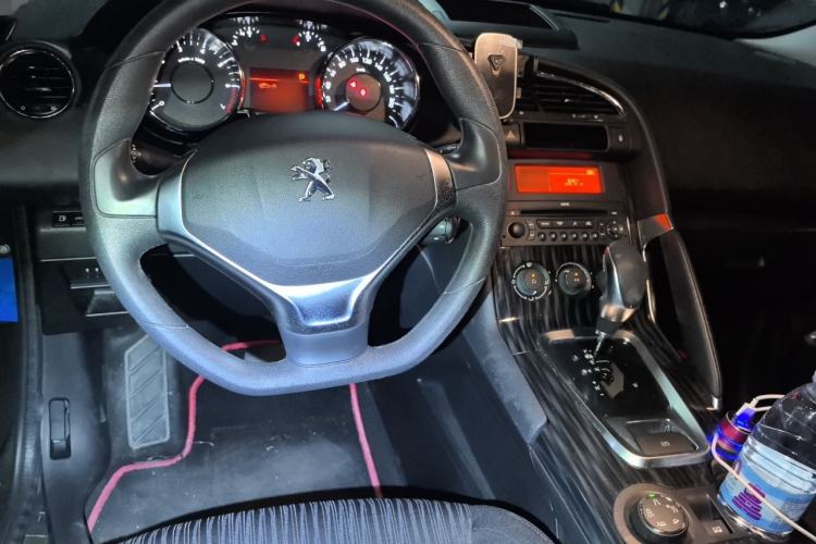 Used Peugeot 3008 2015 1.6THP Automatic Classic Edition Steering Wheel