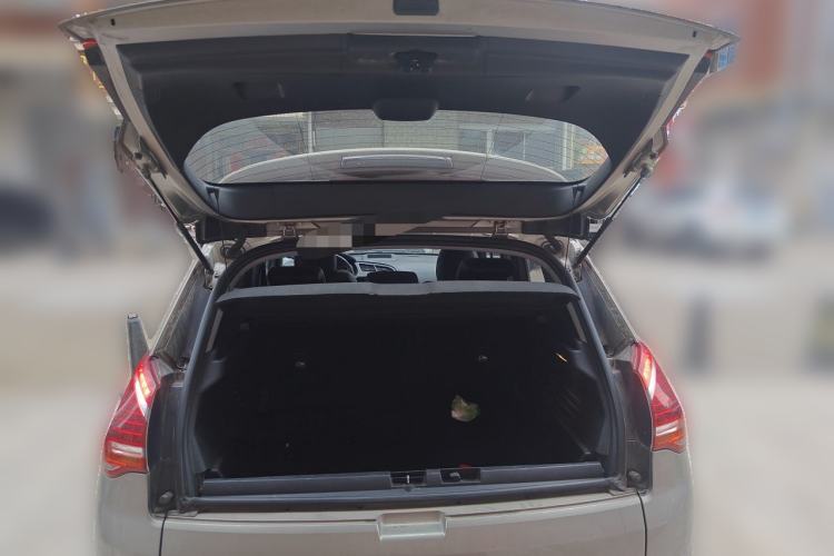 Used Peugeot 3008 2015 1.6THP Automatic Prestige Edition Trunk