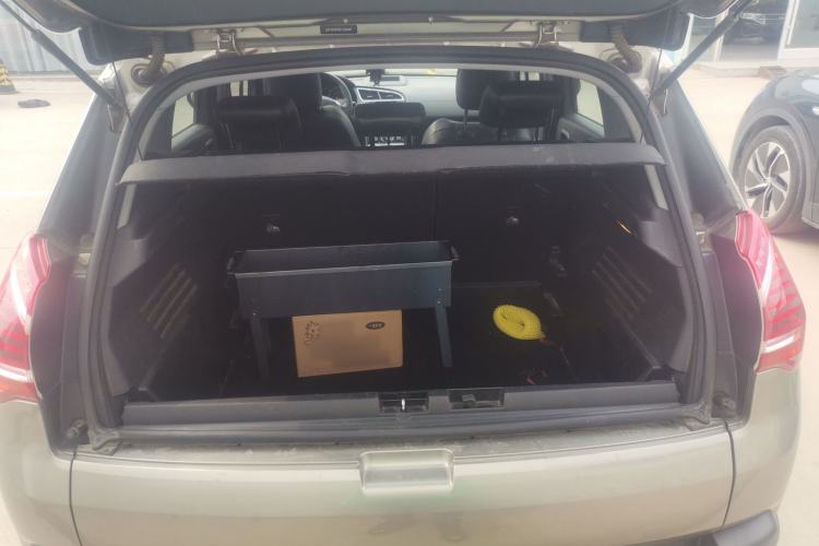 Used Peugeot 3008 2015 2.0L Automatic Trend Edition Trunk