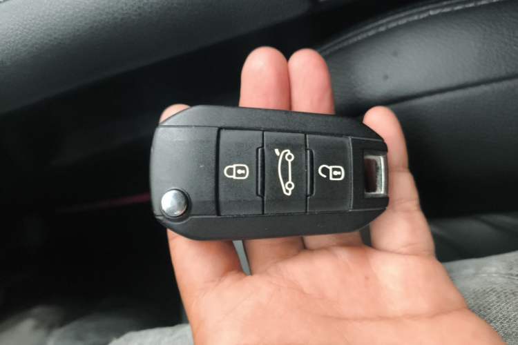 Used Peugeot 3008 2015 1.6THP Automatic Prestige Edition Vehicle Key