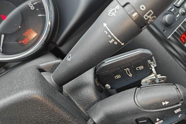 Used Peugeot 3008 2015 2.0L Automatic Trend Edition Vehicle Key