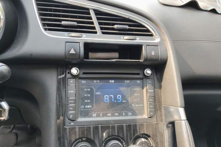 Used Peugeot 3008 2015 1.6THP Automatic Classic Edition Audio And AC Panel