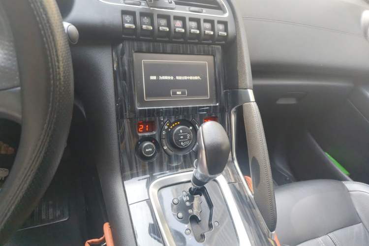 Used Peugeot 3008 2015 1.6THP Automatic Prestige Edition Audio And AC Panel