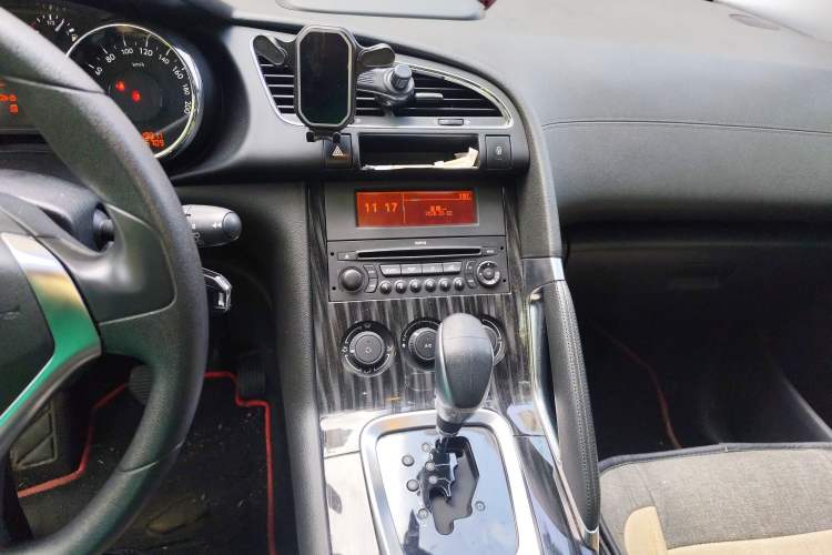 Used Peugeot 3008 2015 2.0L Automatic Classic Edition Audio And AC Panel