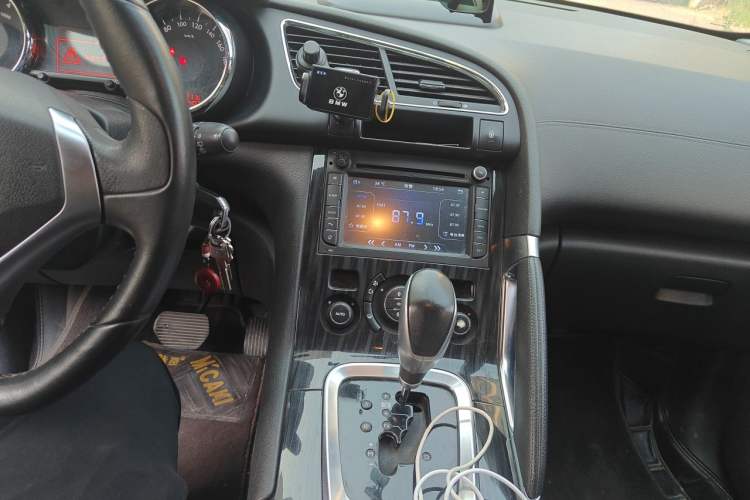 Used Peugeot 3008 2015 1.6THP Automatic Trend Edition Audio And AC Panel