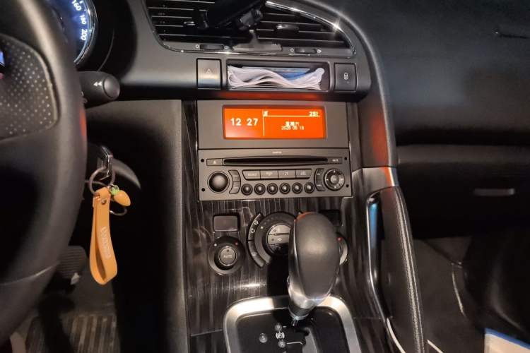 Used Peugeot 3008 2015 2.0L Automatic Trend Edition Audio And AC Panel