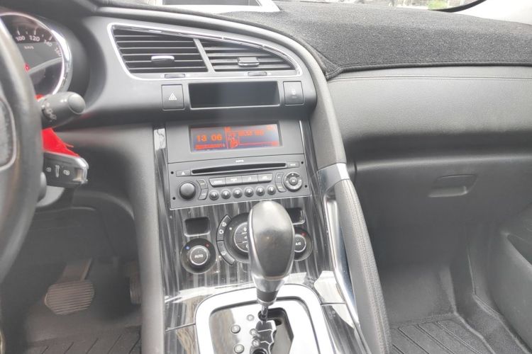 Used Peugeot 3008 2015 2.0L Automatic Trend Edition Audio And AC Panel