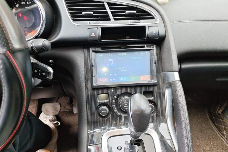 Used Peugeot 3008 2015 2.0L Automatic Trend Edition Audio And AC Panel