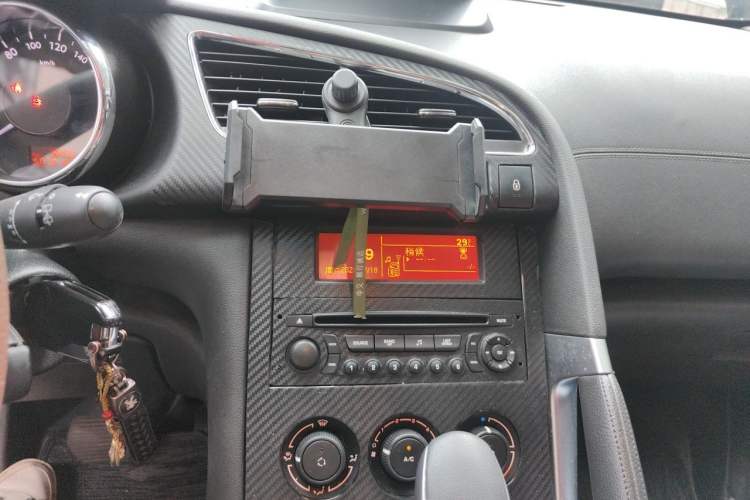 Used Peugeot 3008 2015 1.6THP Automatic Classic Edition Audio And AC Panel