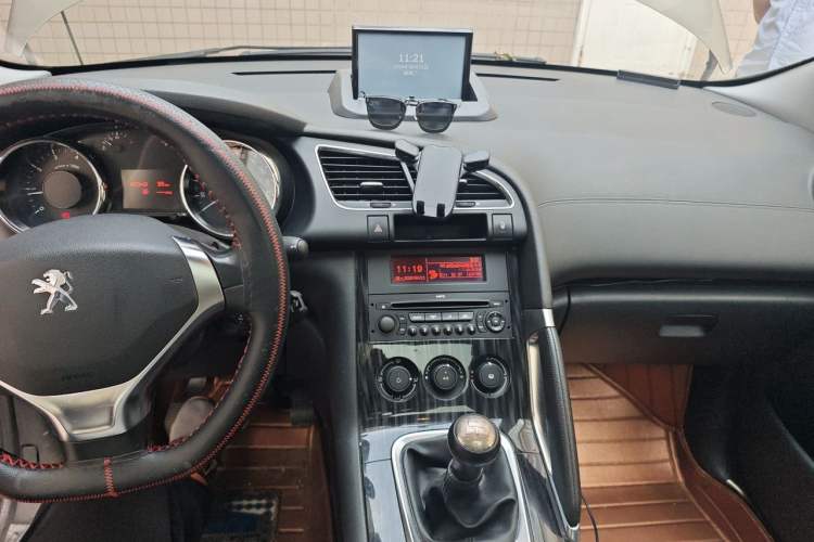 Used Peugeot 3008 2015 2.0L Manual Classic Edition Audio And AC Panel