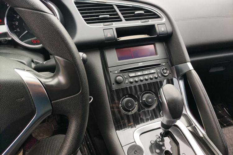Used Peugeot 3008 2015 2.0L Automatic Classic Edition Audio And AC Panel