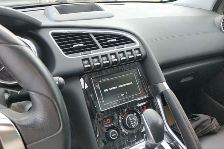 Used Peugeot 3008 2015 1.6THP Automatic Prestige Edition Audio And AC Panel